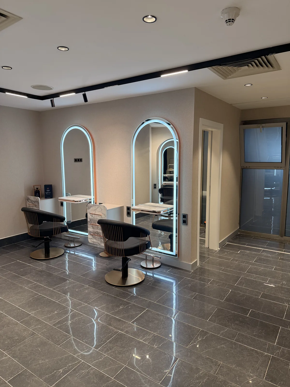 Élite Coiffeur Taksim balyaj ve ombre — saç boyama styling bölümü