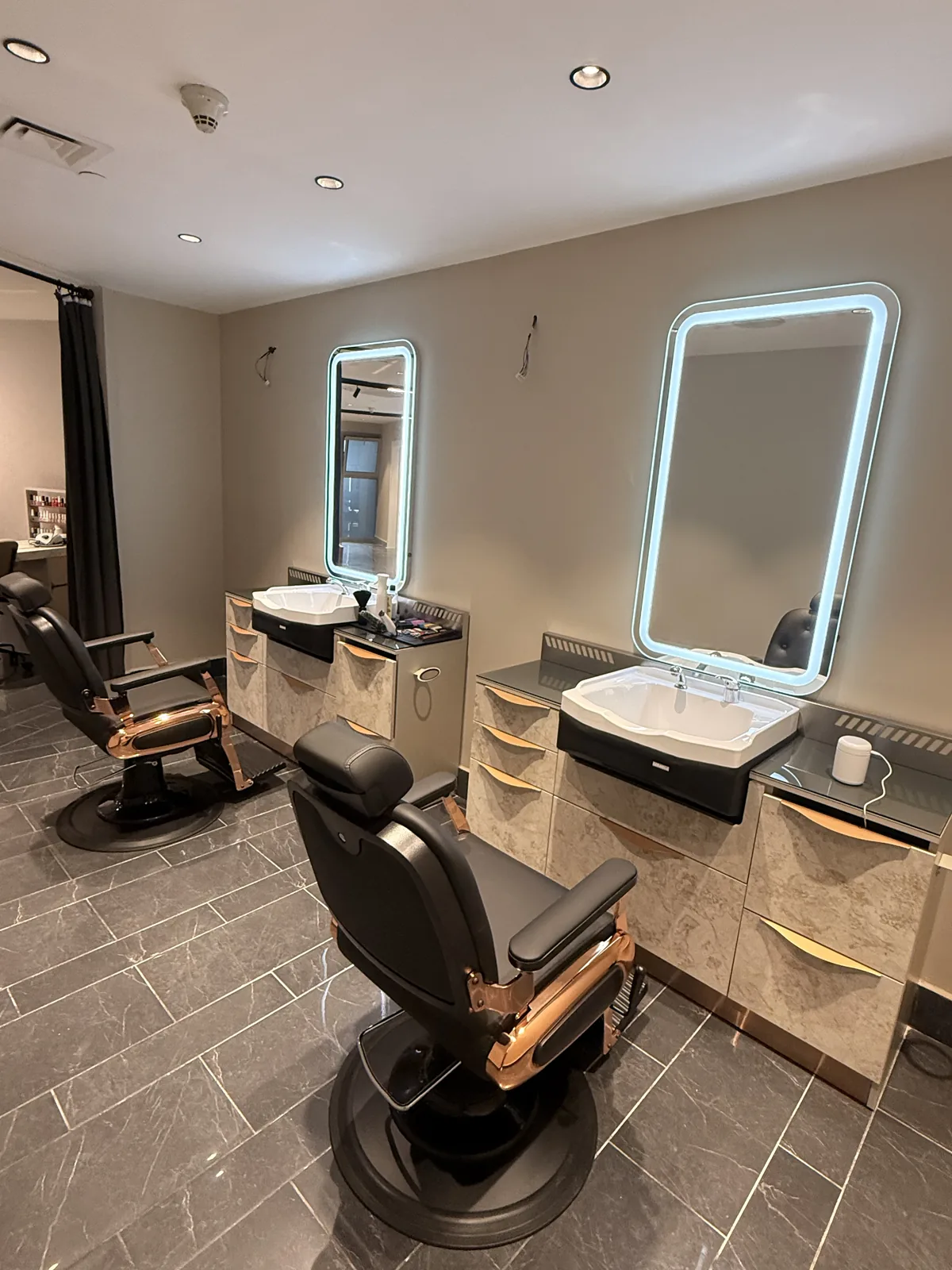Élite Coiffeur Taksim fön ve maşa — saç şekillendirme koltuğu